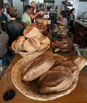 el pan de la Chola's front counter and cashier