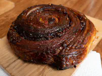 Cinnamon and pecan snail