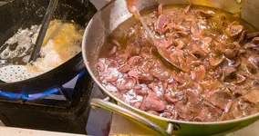 Kidneys and deep frying egg