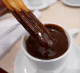 Churros y chocolate