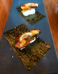Smoked unagi, kabayaki sauce, scallion tempura, lime - temaki